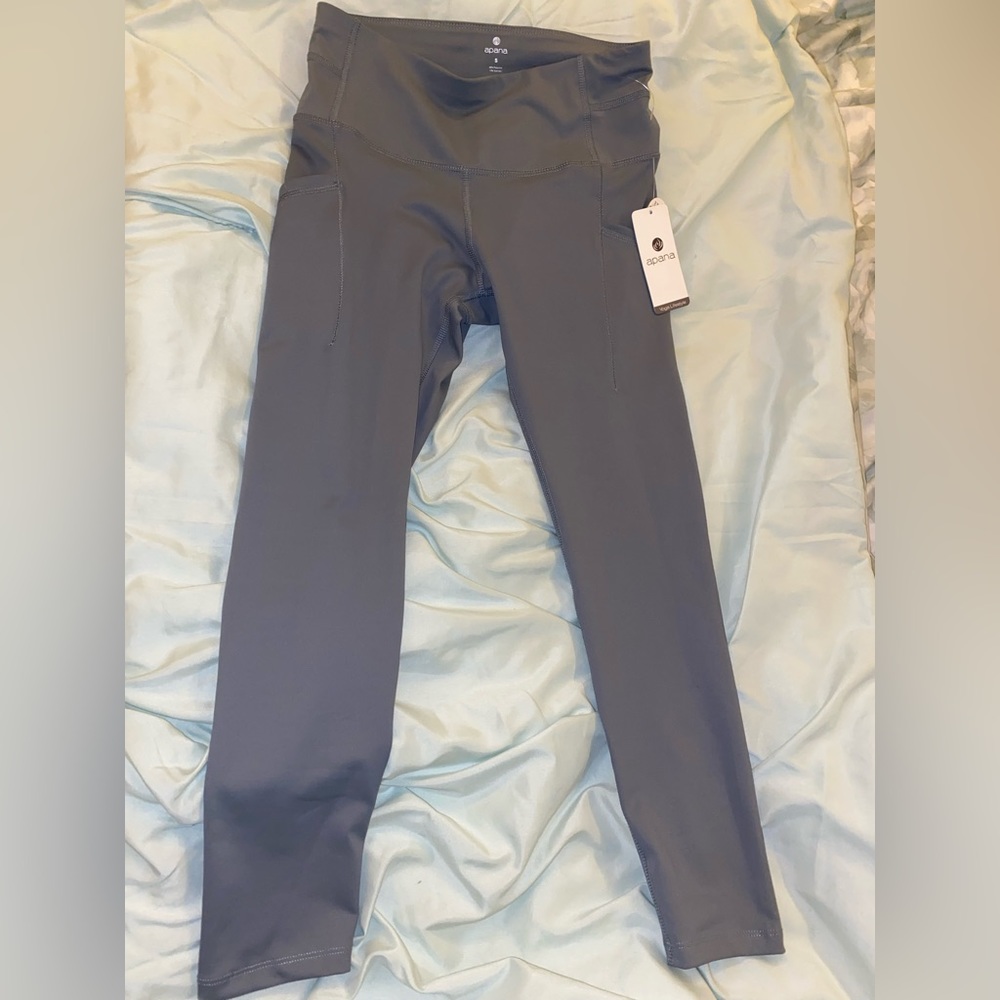 NWT Leggings